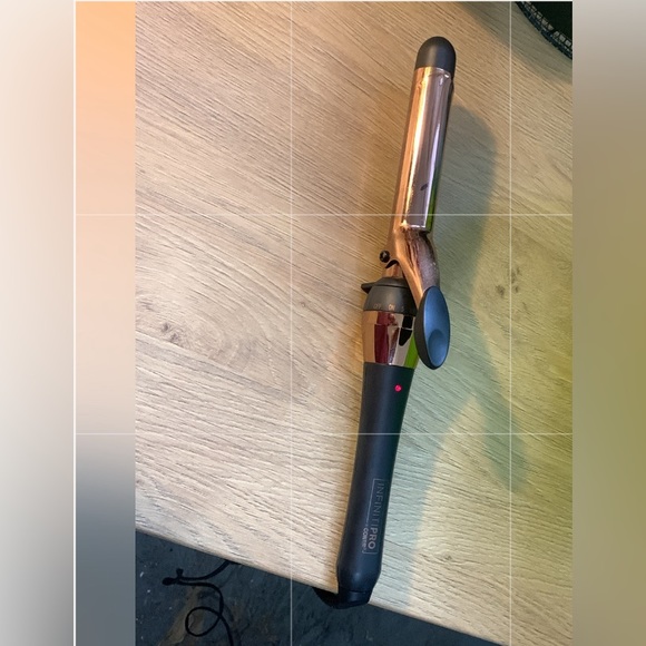 Infiniti - Pro by Conair 1" Curling Iron - Black/Gold - Picture 1 of 6